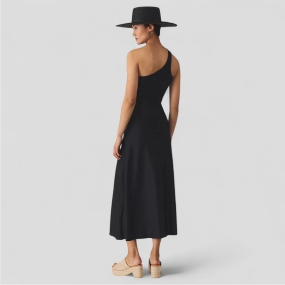 Delfi Collective Elegant Black One-Shoulder Dress - Picture 2 of 5